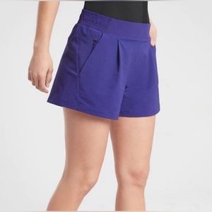 Athleta Brooklyn Shorts 4" Womens Size 8 Purple Textured Pockets Pull On Comfort